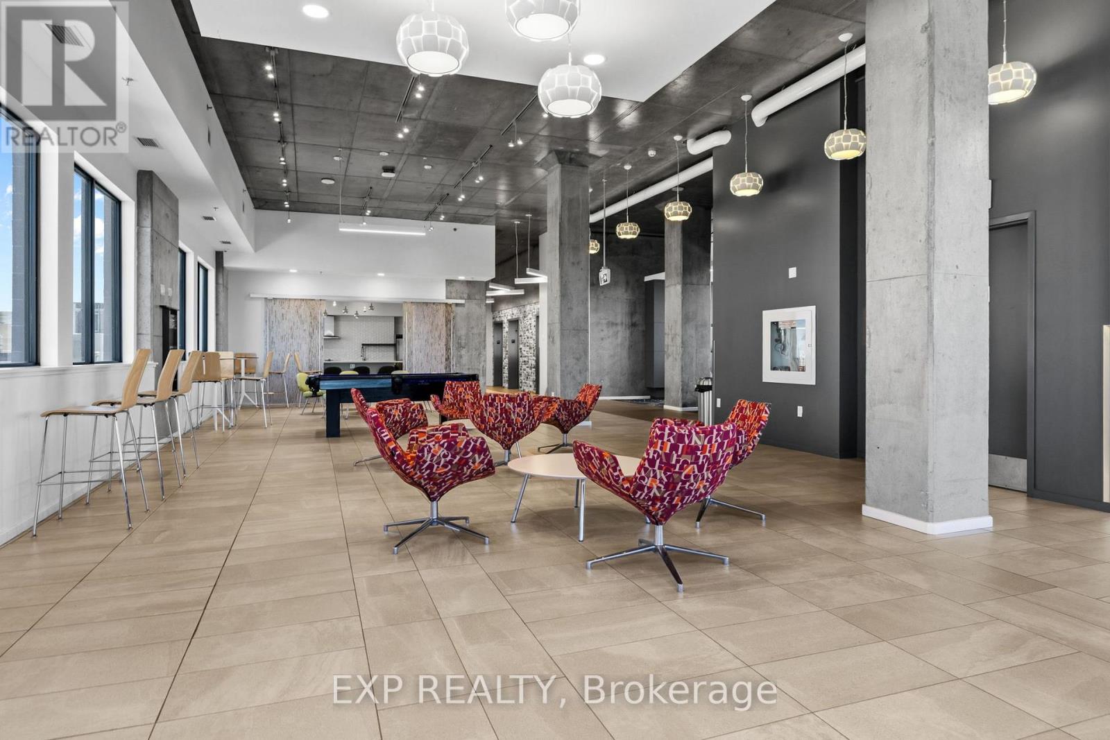 105 Champagne Avenue South — photo 19