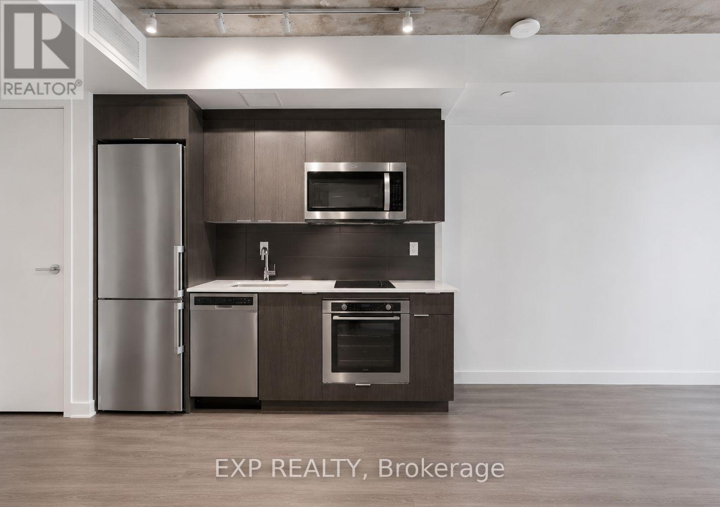 105 Champagne Avenue South — photo 25