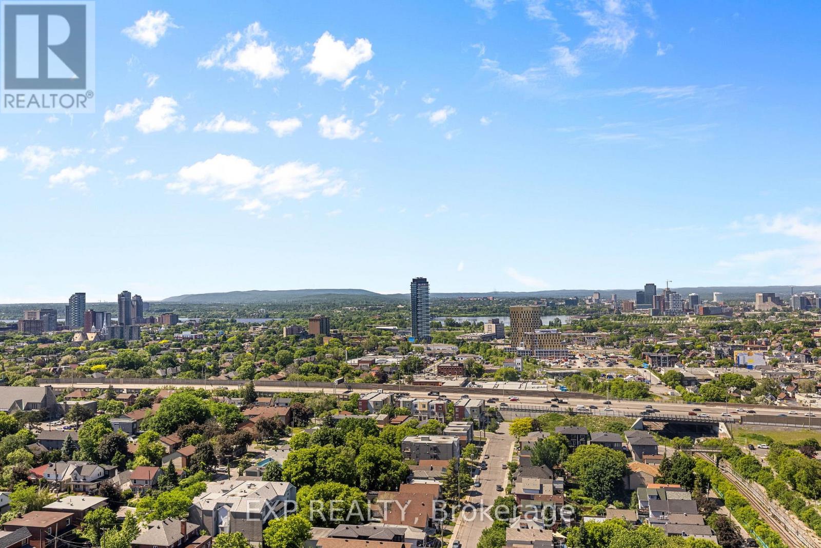 105 Champagne Avenue South — photo 32