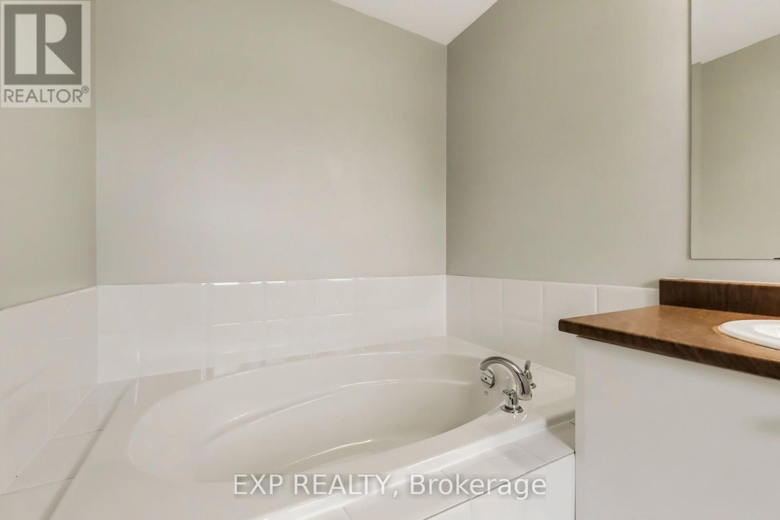912 Torino Terrace — photo 18