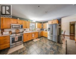 Primary Bedroom - 2045 Raspberry Road, Castlegar, BC V1N4T6 Photo 15