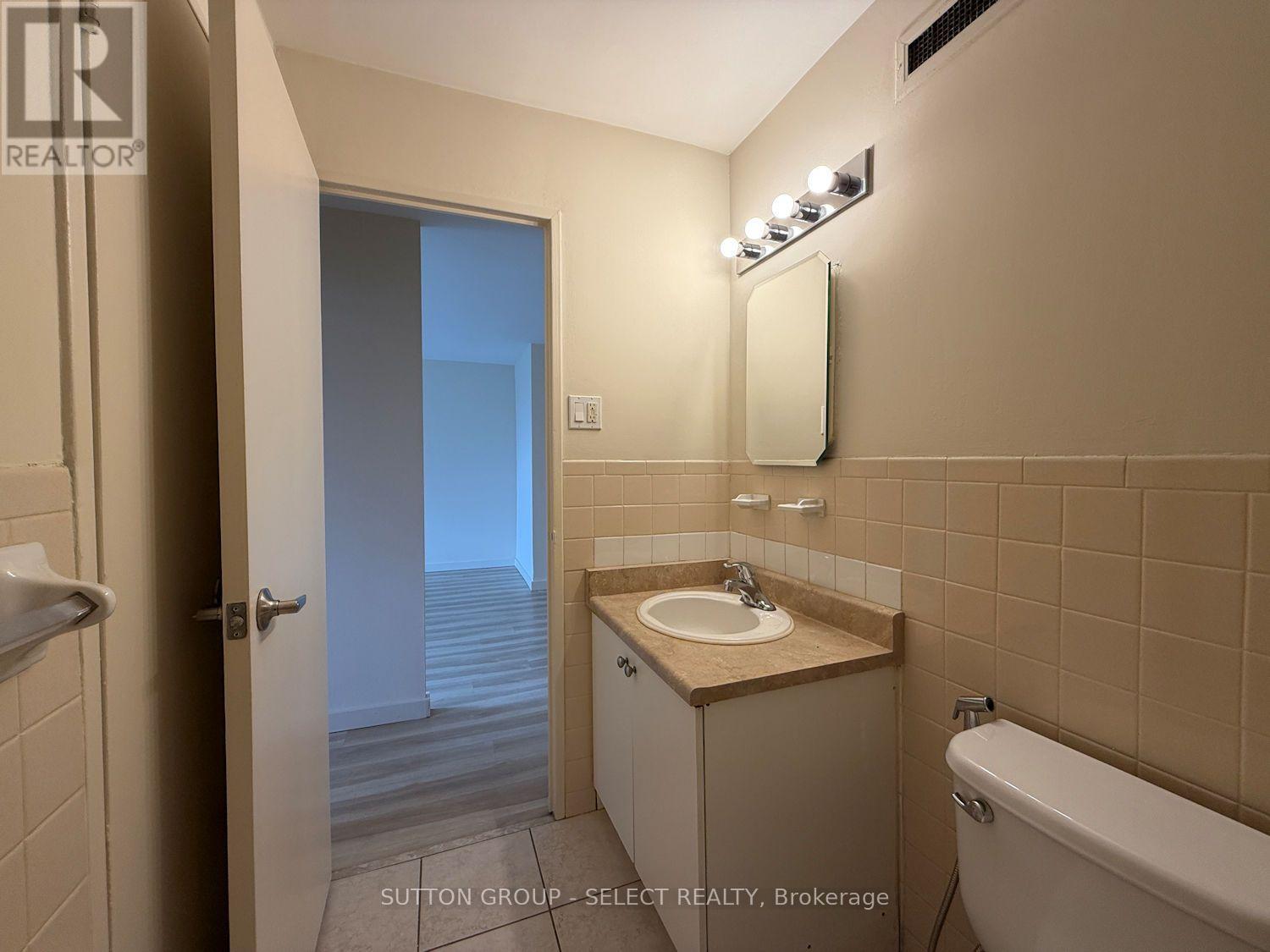 563 Mornington Avenue — photo 12