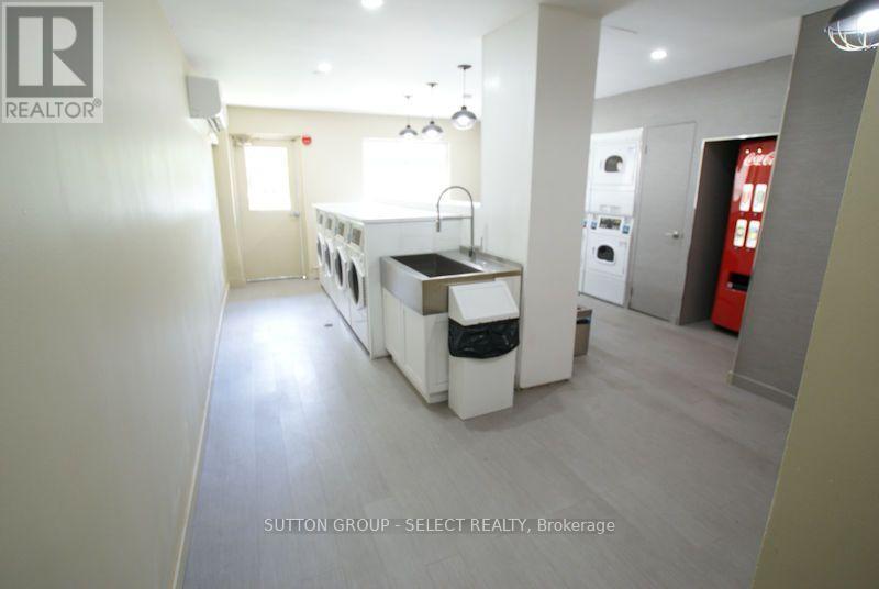 563 Mornington Avenue — photo 17