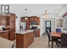 Living room - 380 Sunset Avenue, Miramichi, NB E1V1A4 Photo 10