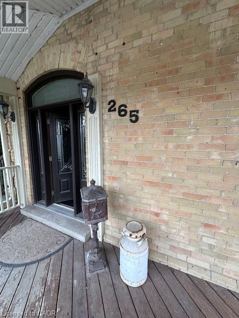 265 AINSLIE Street S — photo 3