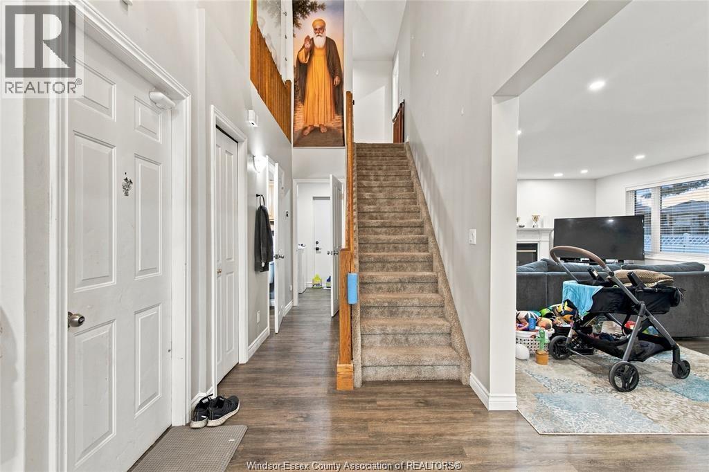 2920 STRAWBERRY DRIVE - 12
