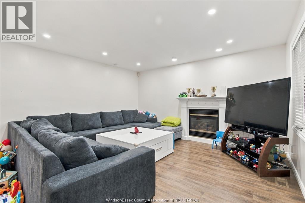2920 STRAWBERRY DRIVE - 11