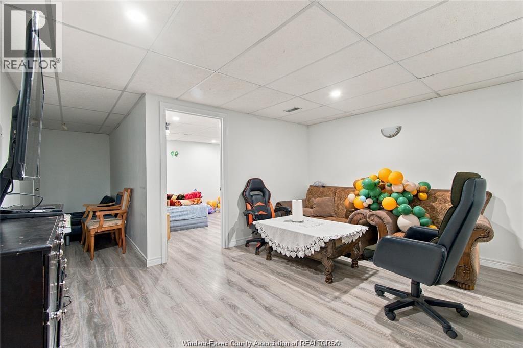 2920 STRAWBERRY DRIVE - 23