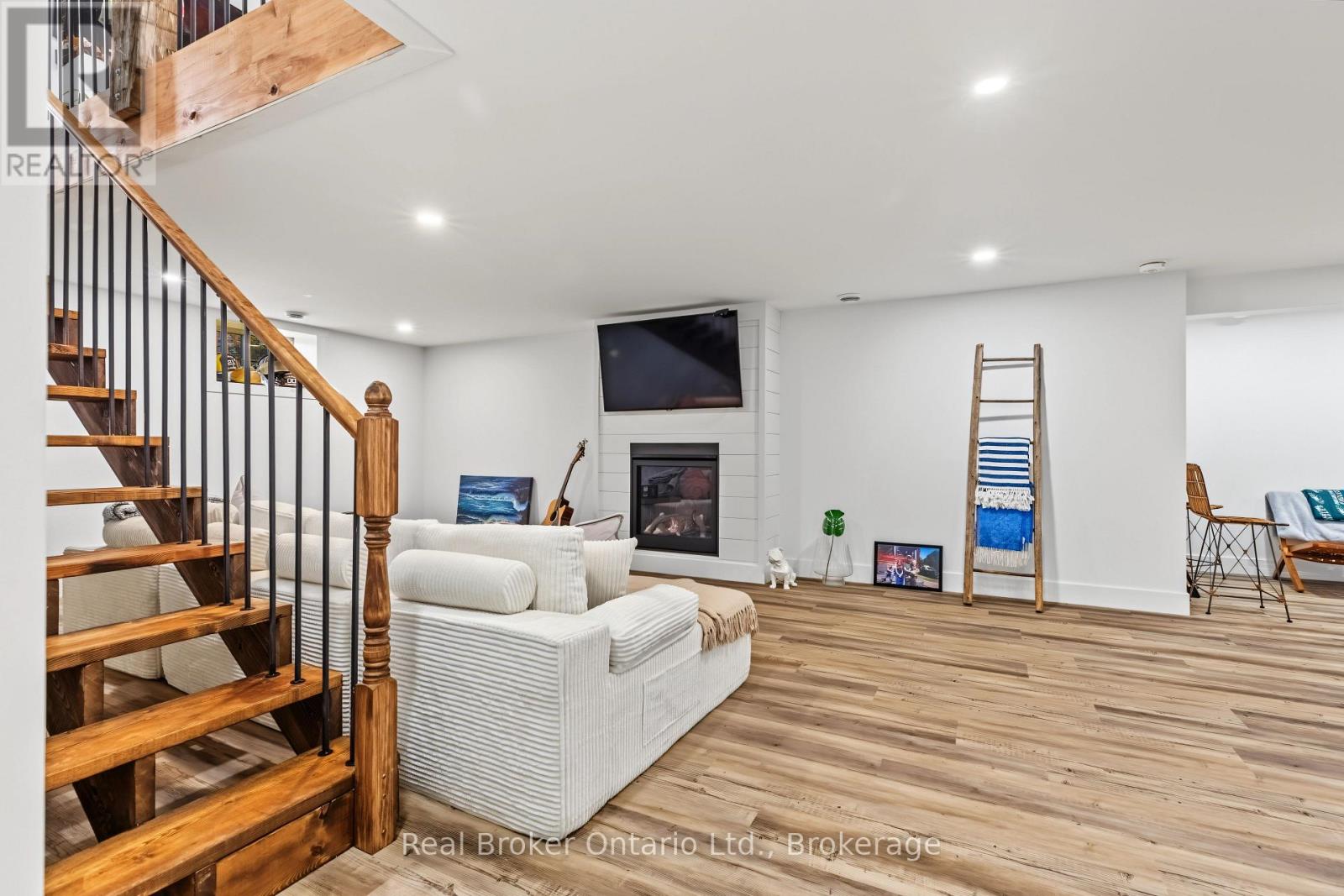 185 Raglan Street — photo 29