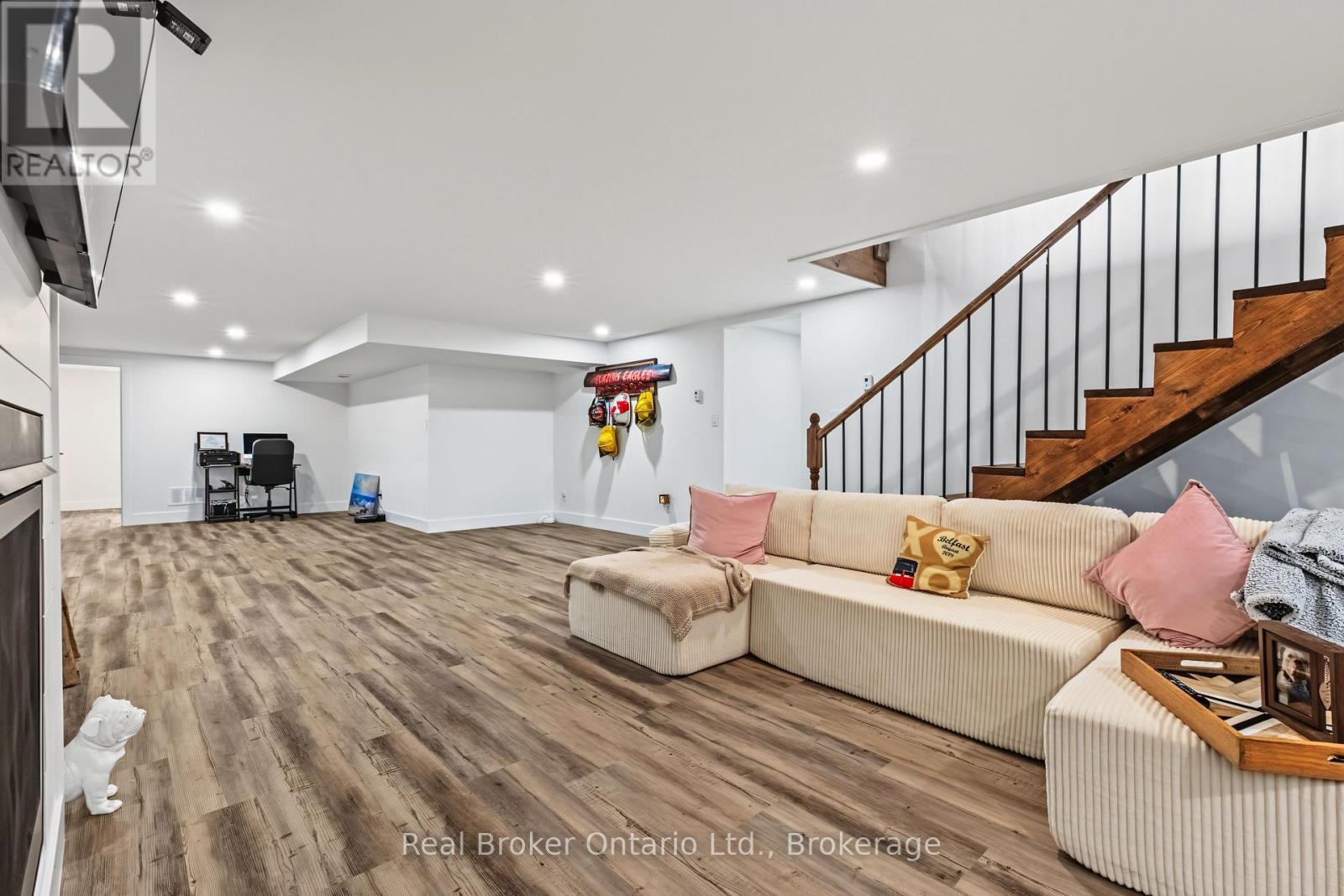 185 Raglan Street — photo 33