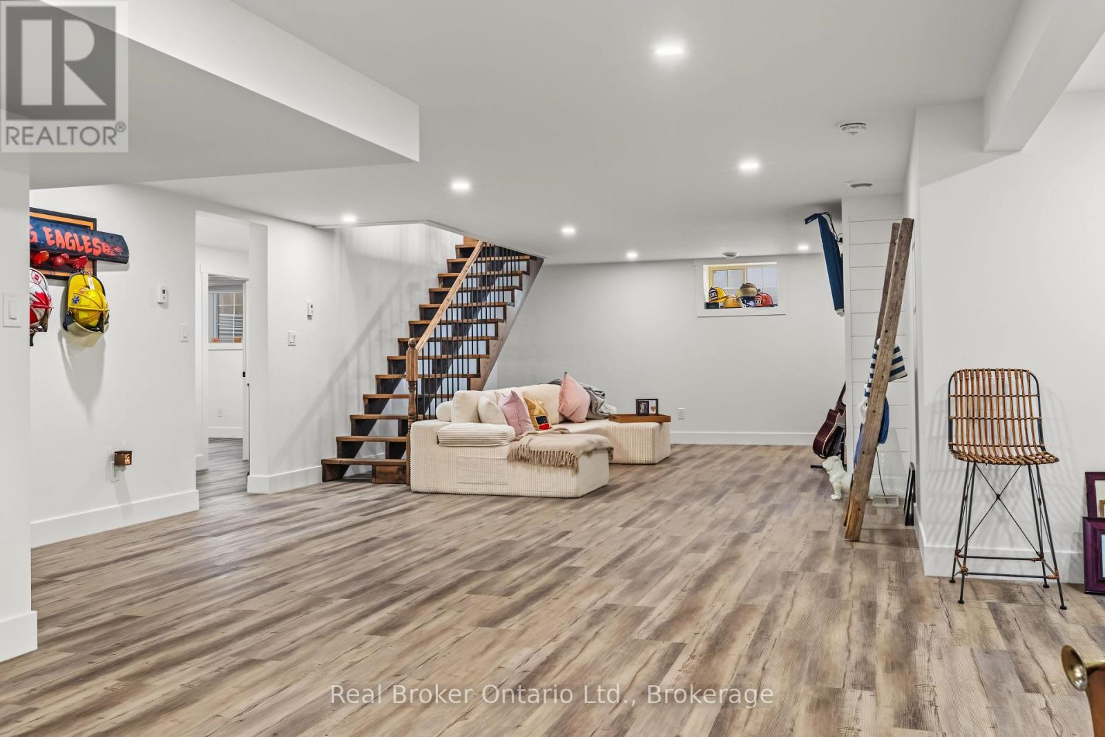 185 Raglan Street — photo 34