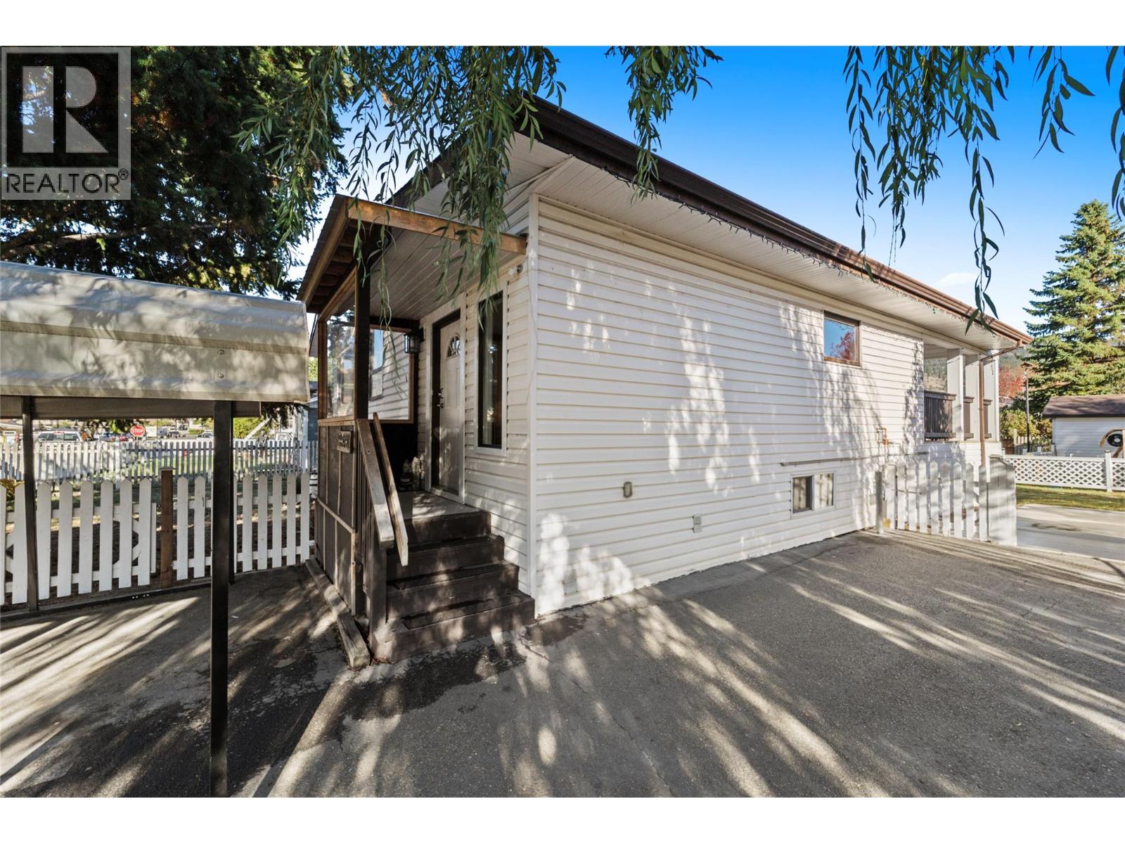 1404 WALNUT Avenue - 2
