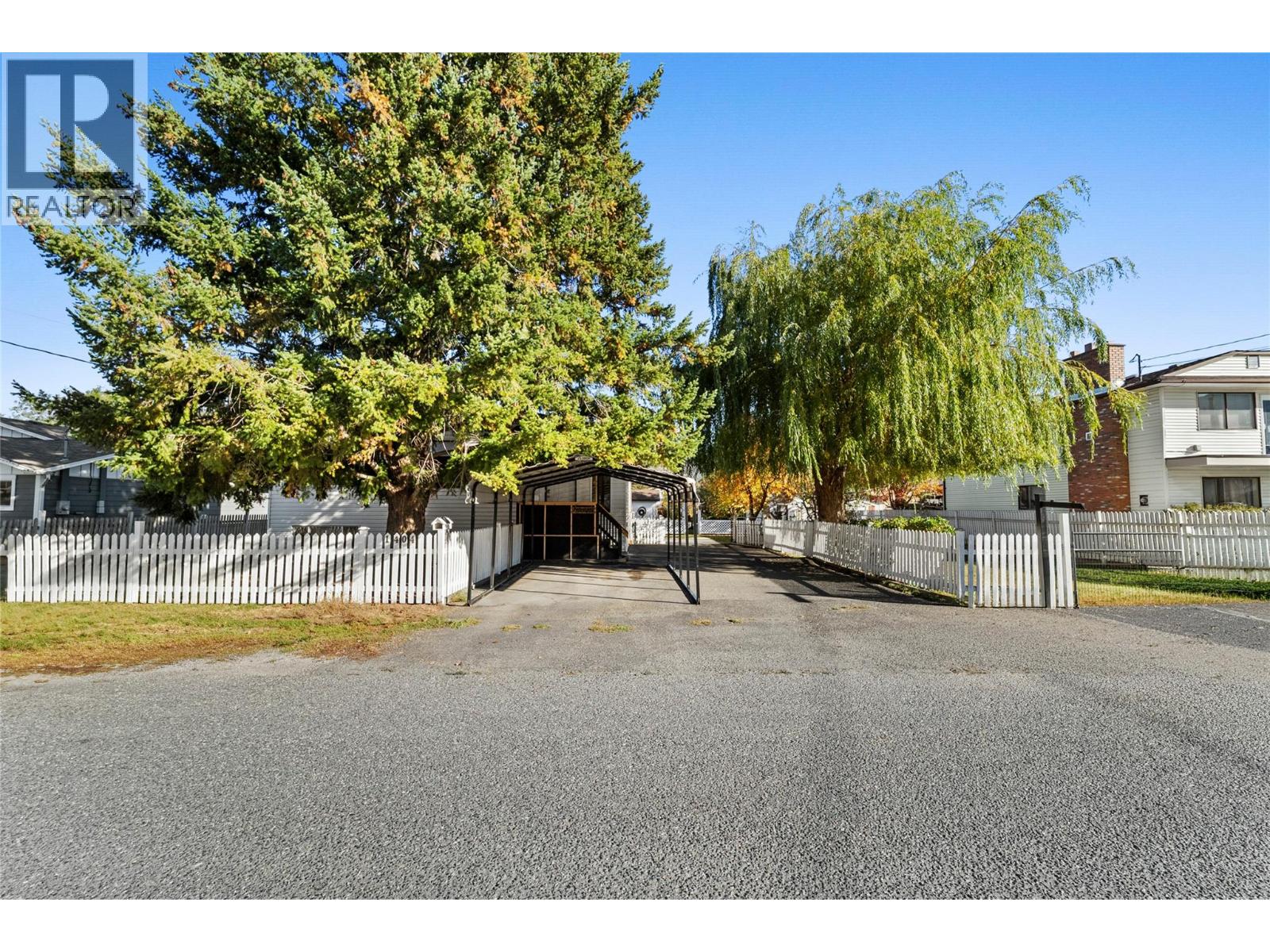 1404 WALNUT Avenue - 47