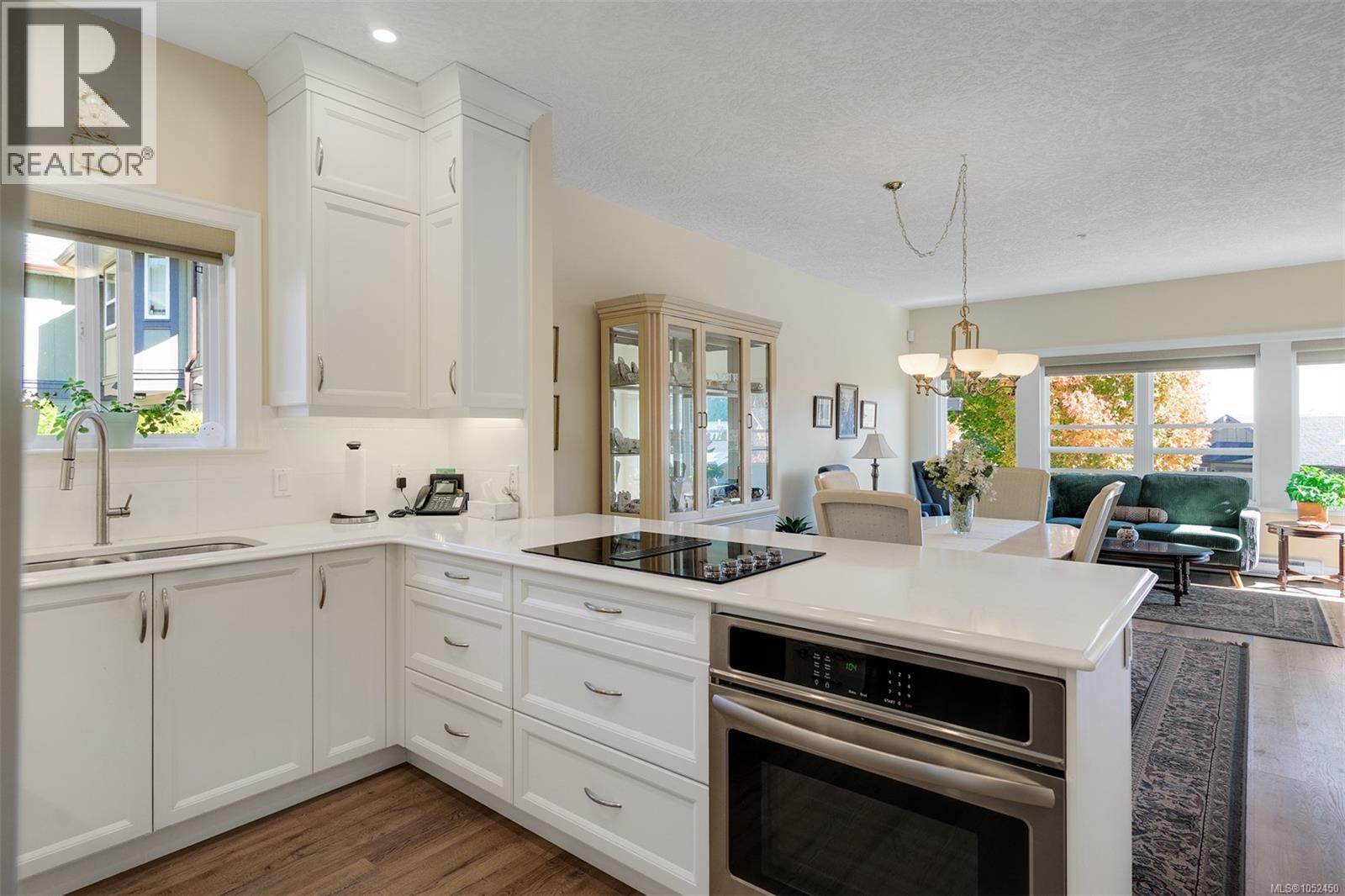 #41 486 Royal Bay Dr - 5