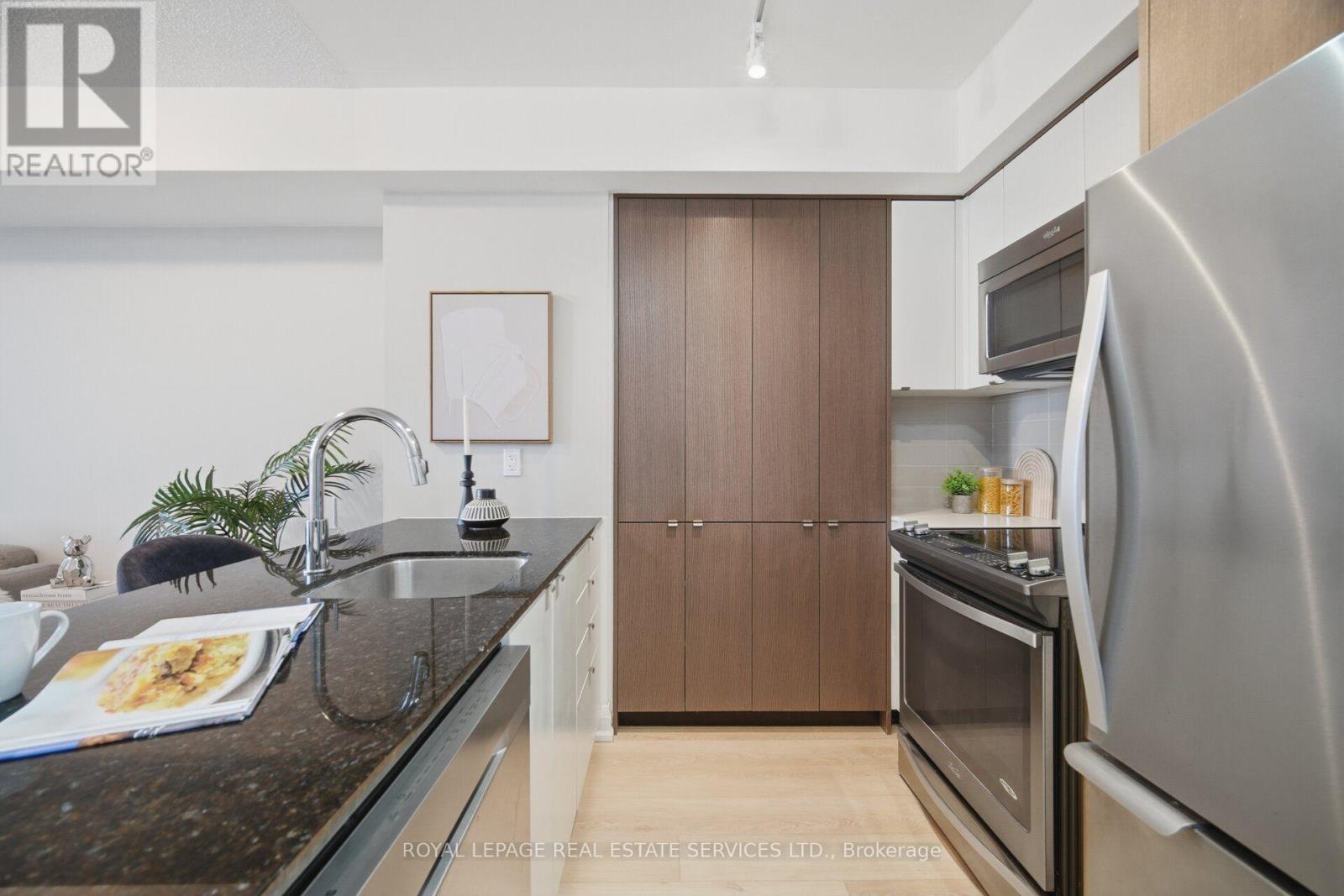 1608- 9 Valhalla Inn Road, Toronto, ON photo 11