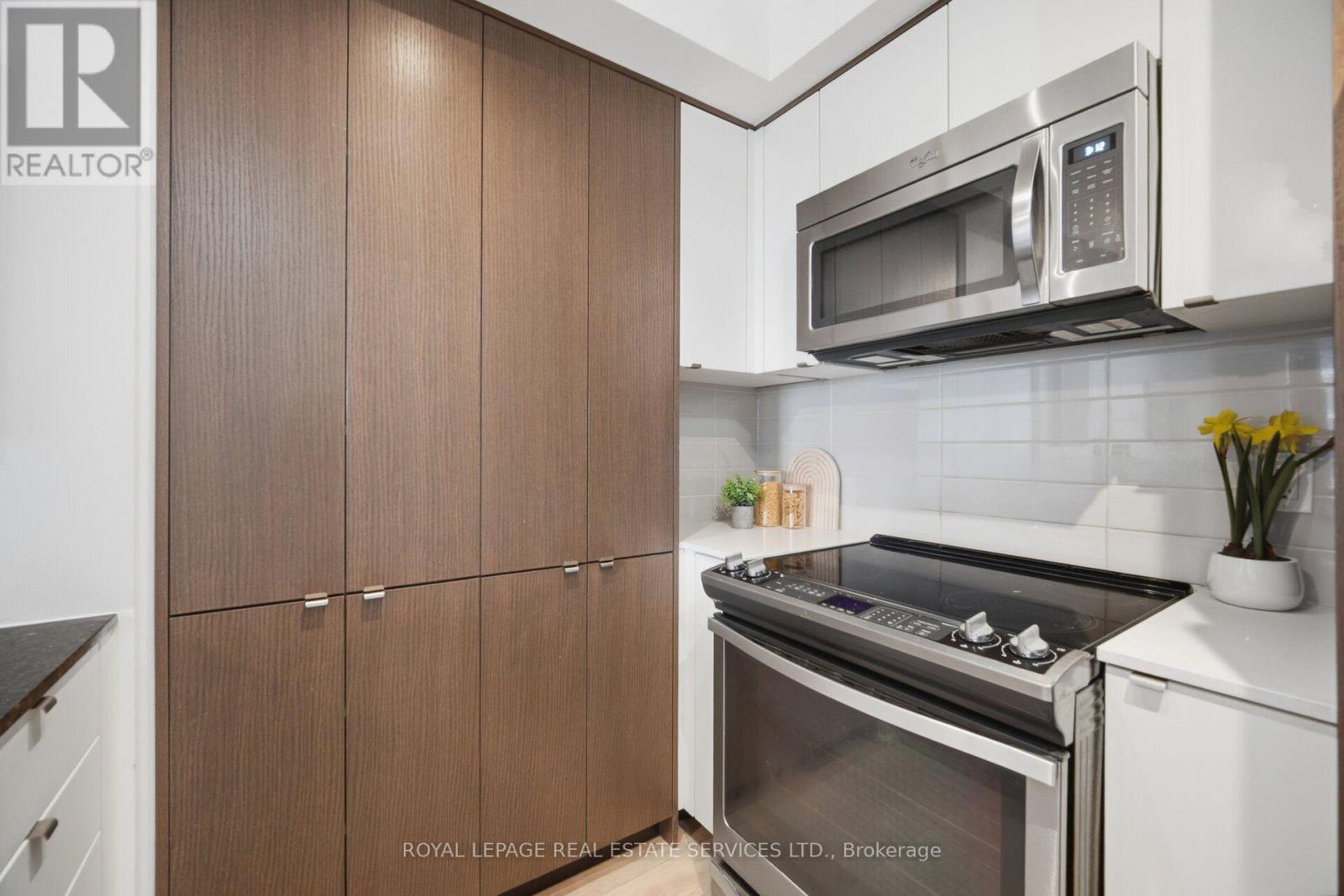 1608- 9 Valhalla Inn Road, Toronto, ON photo 12