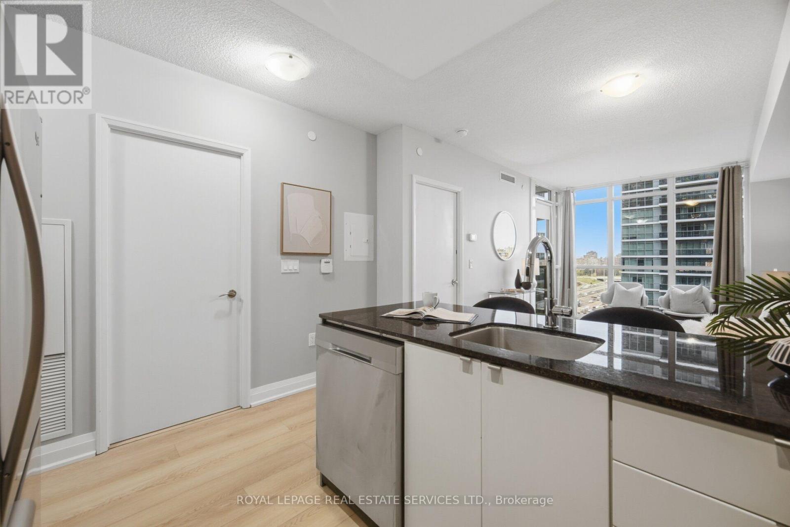 1608- 9 Valhalla Inn Road, Toronto, ON photo 13
