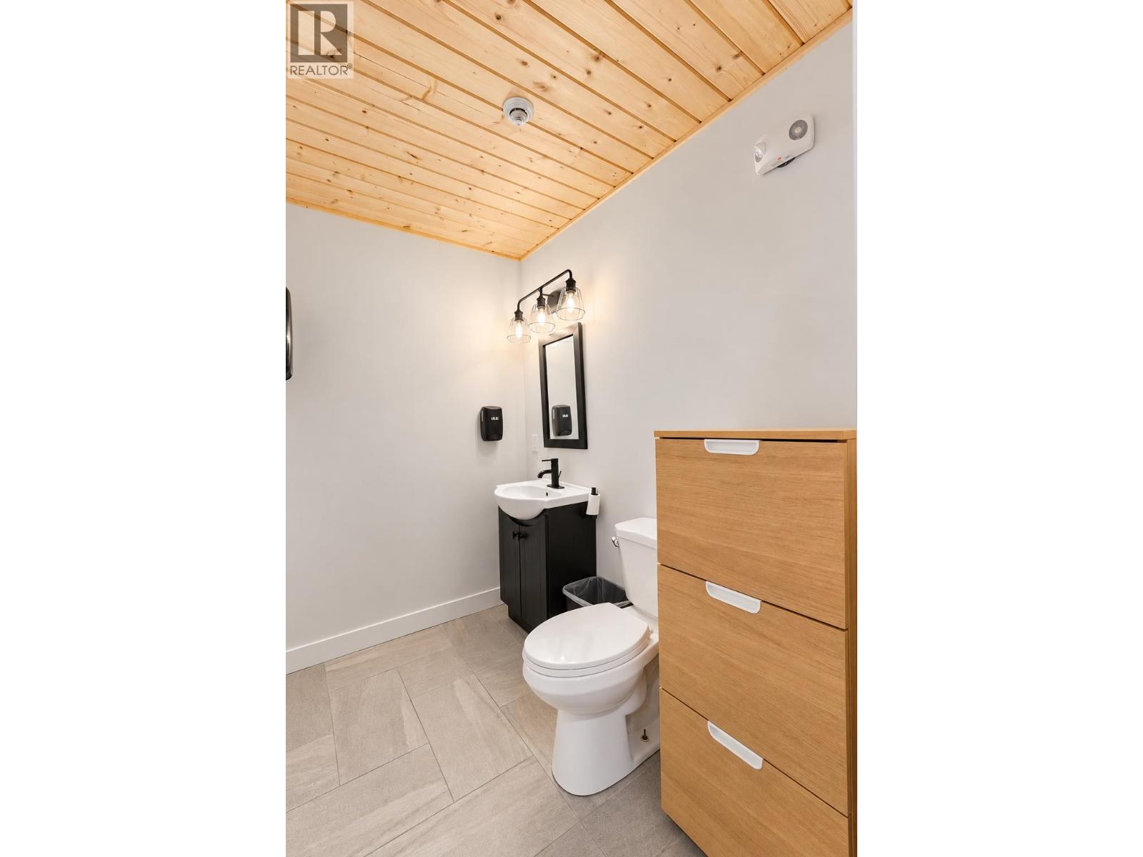  193 NECHAKO Centre, Kitimat - Image 1