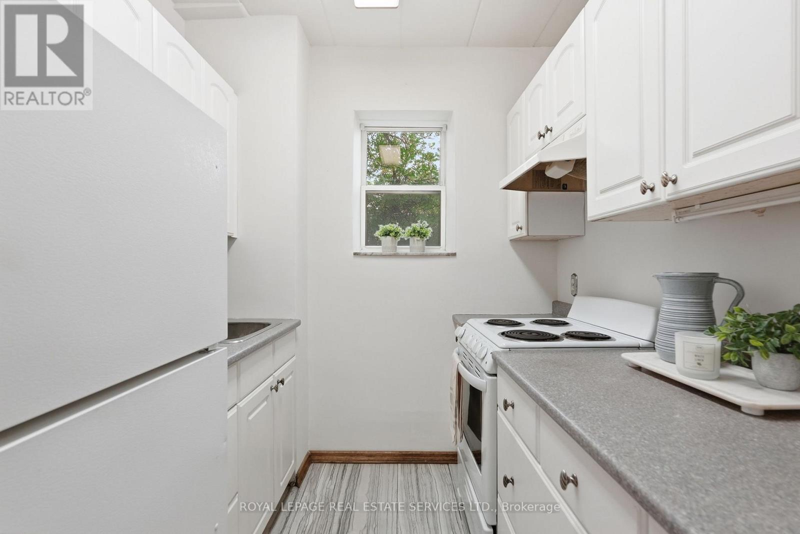 208- 107 St. Joseph's Drive, Hamilton, ON photo 14