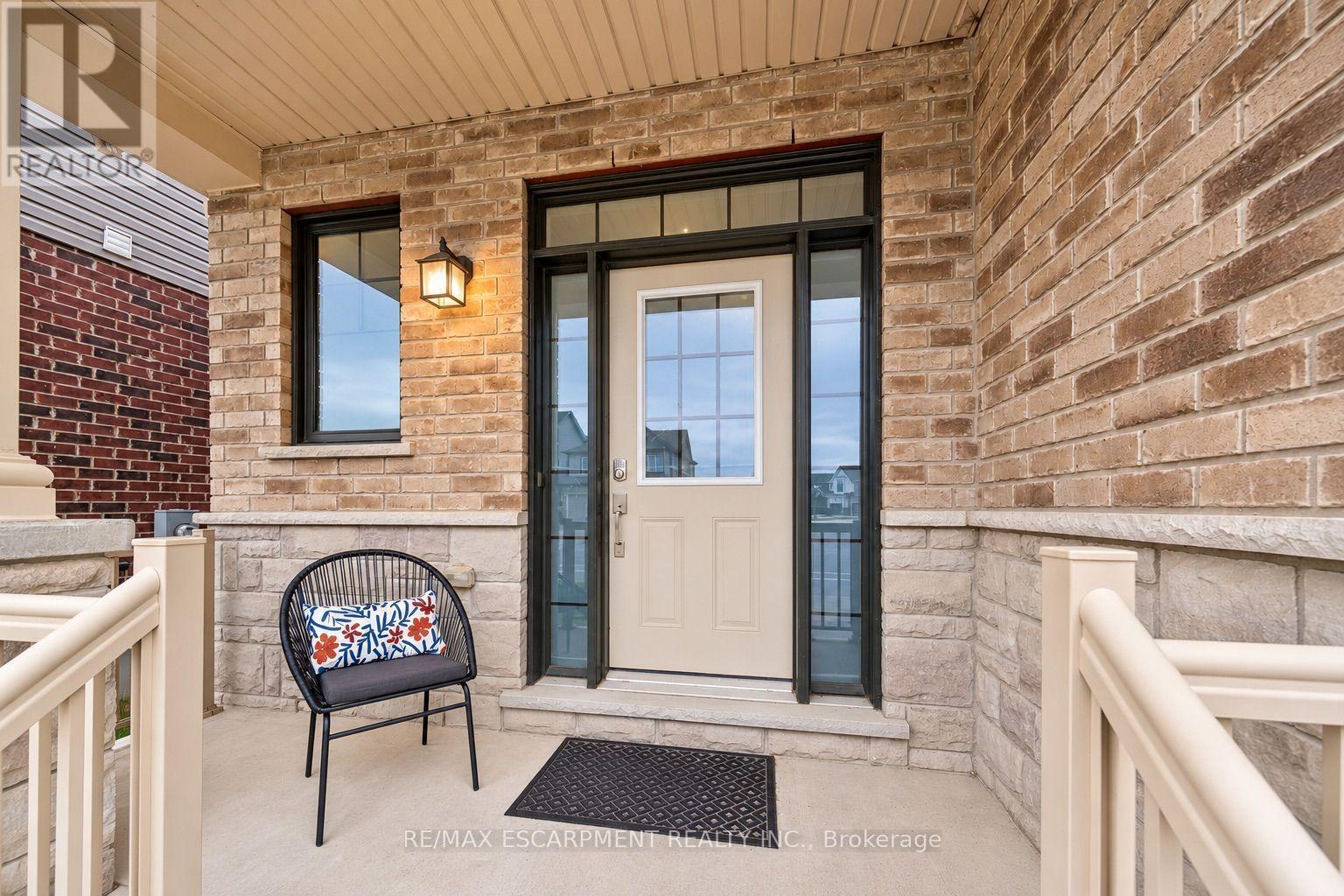 584 Blair Creek Drive, Kitchener, ON photo 2