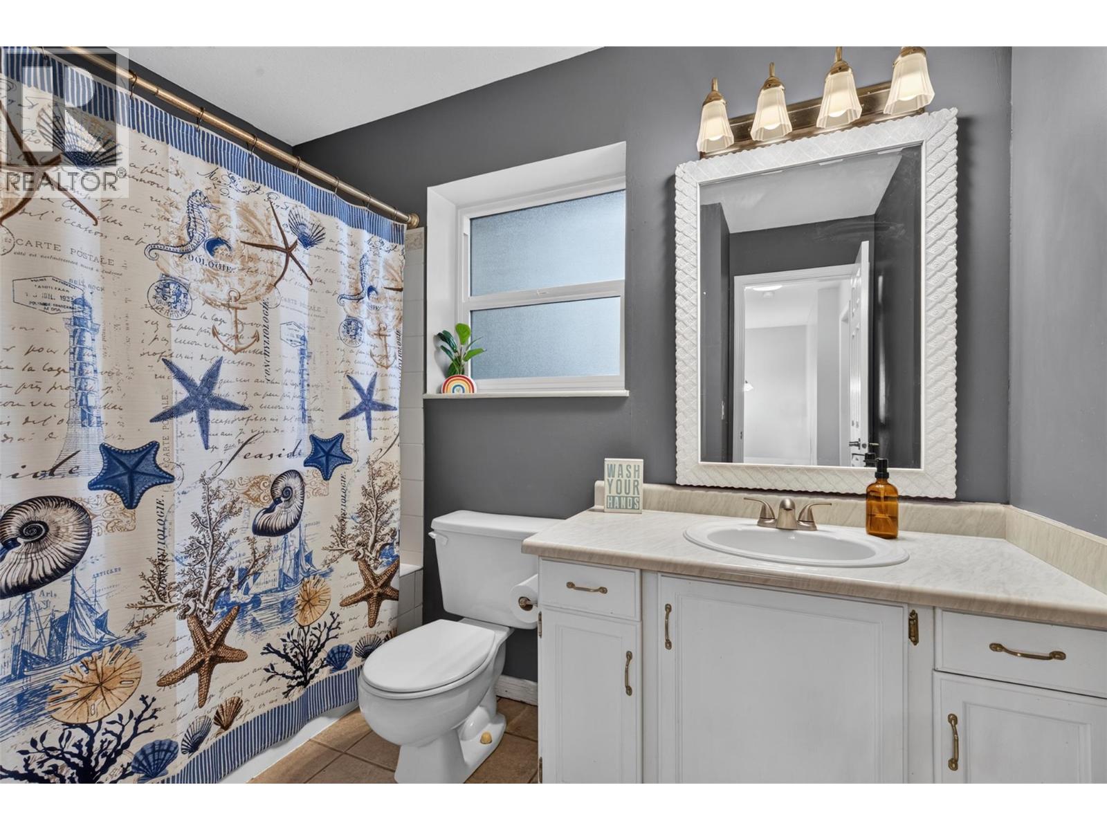 10 1853 Edgehill Avenue, Kelowna