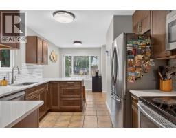 3pc Bathroom - 1853 Edgehill Avenue Unit# 10, Kelowna, BC V1V1X8 Photo 11