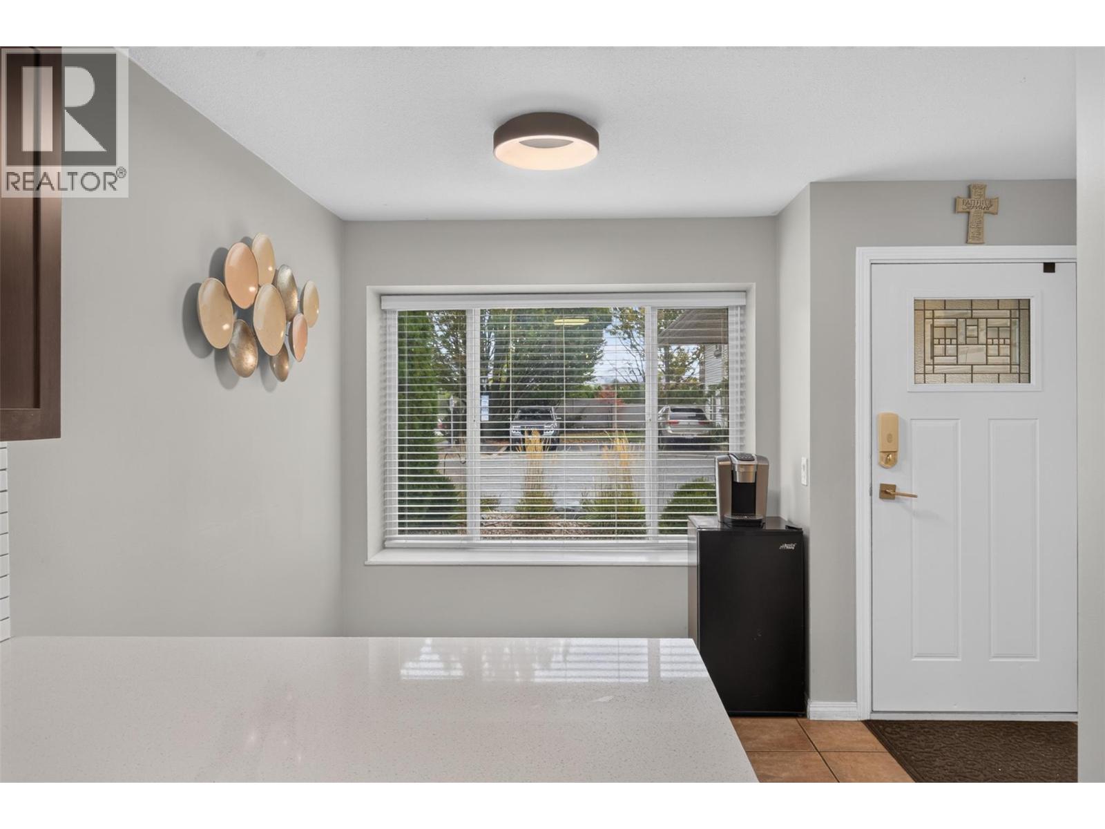 #10 1853 Edgehill Avenue - 7