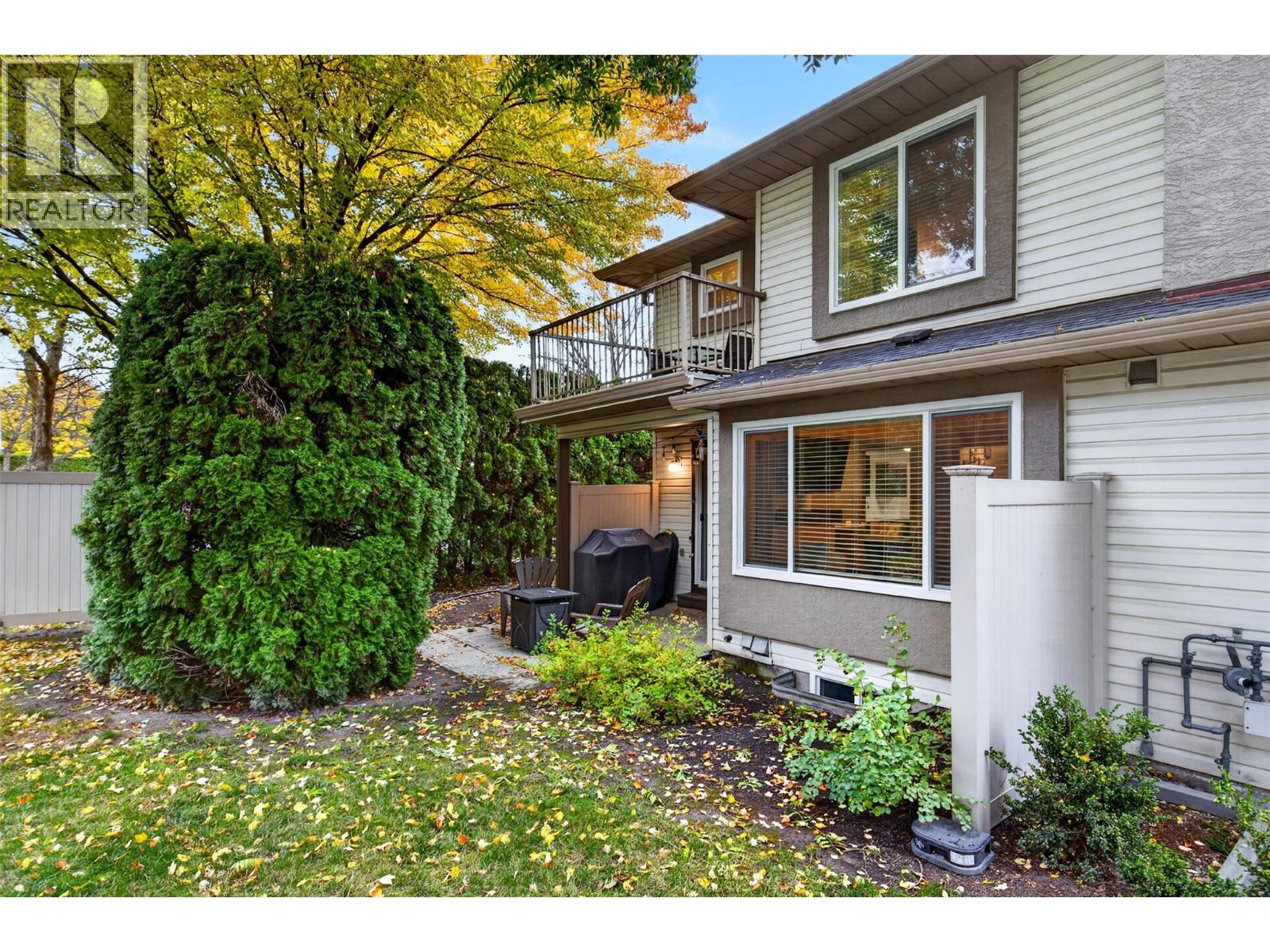 #10 1853 Edgehill Avenue - 38