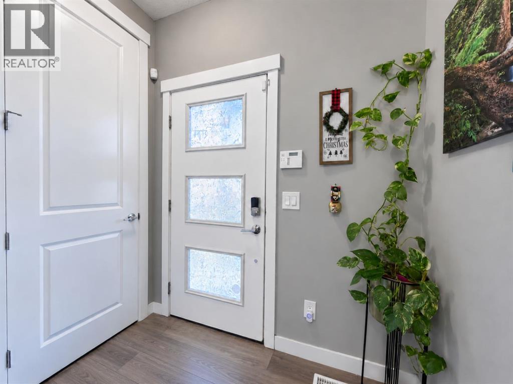 435 Savanna Boulevard NE photo 3