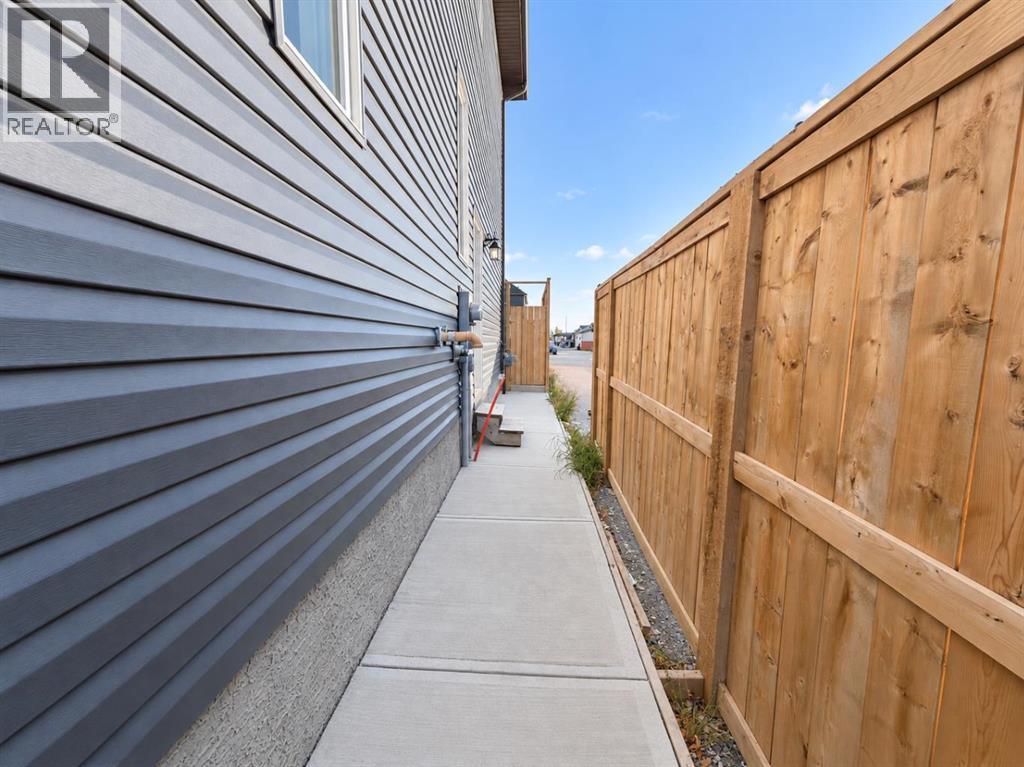435 Savanna Boulevard NE photo 32