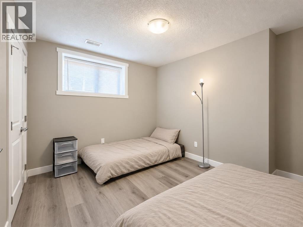 435 Savanna Boulevard NE photo 36