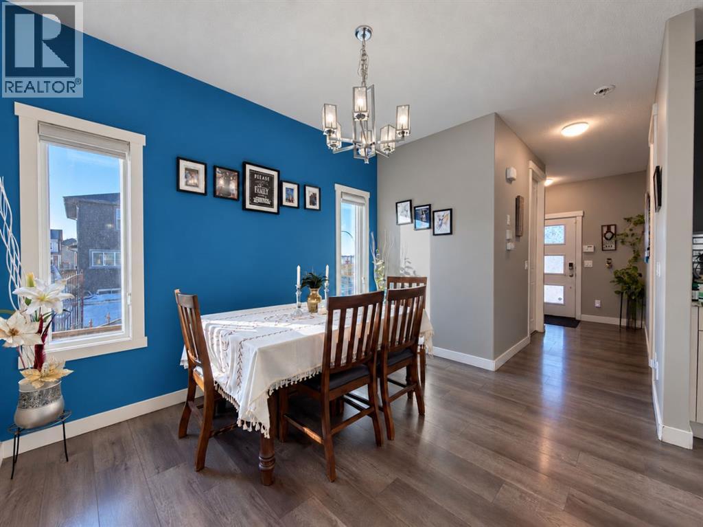 435 Savanna Boulevard NE photo 4