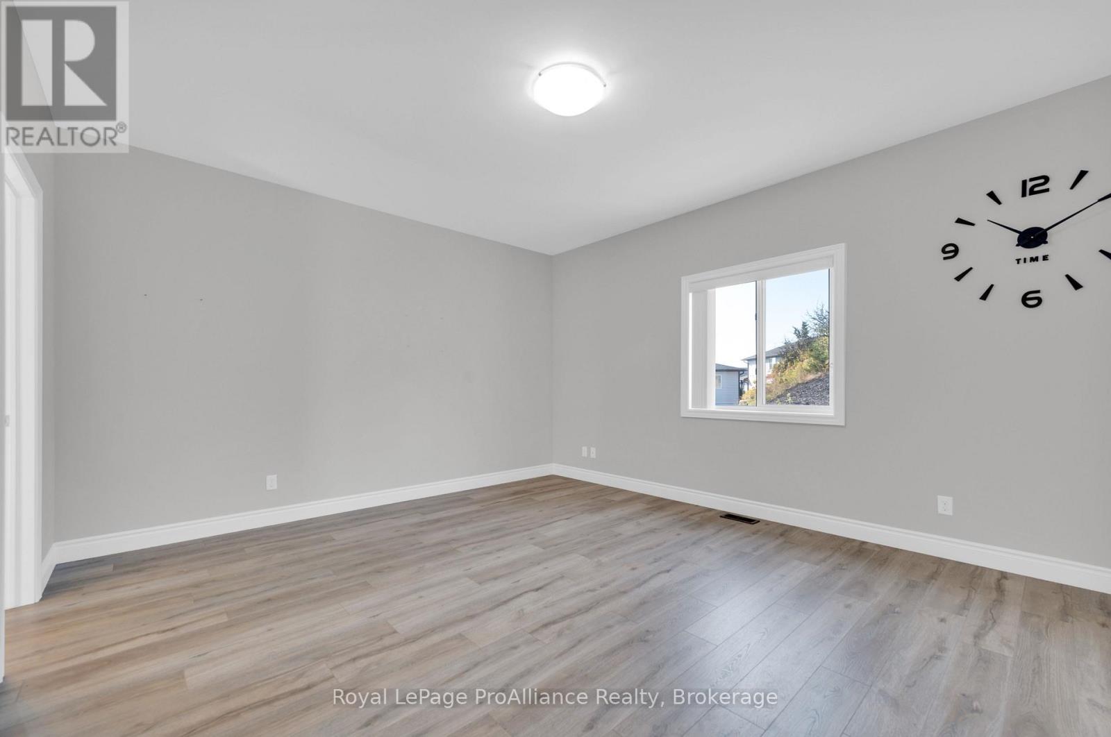 16 Lehtinen Crescent — photo 13