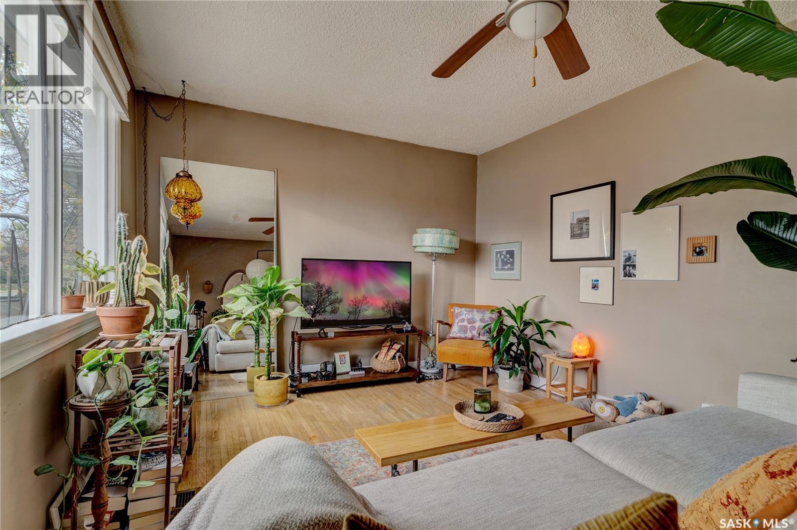 2079 Pasqua STREET - 4