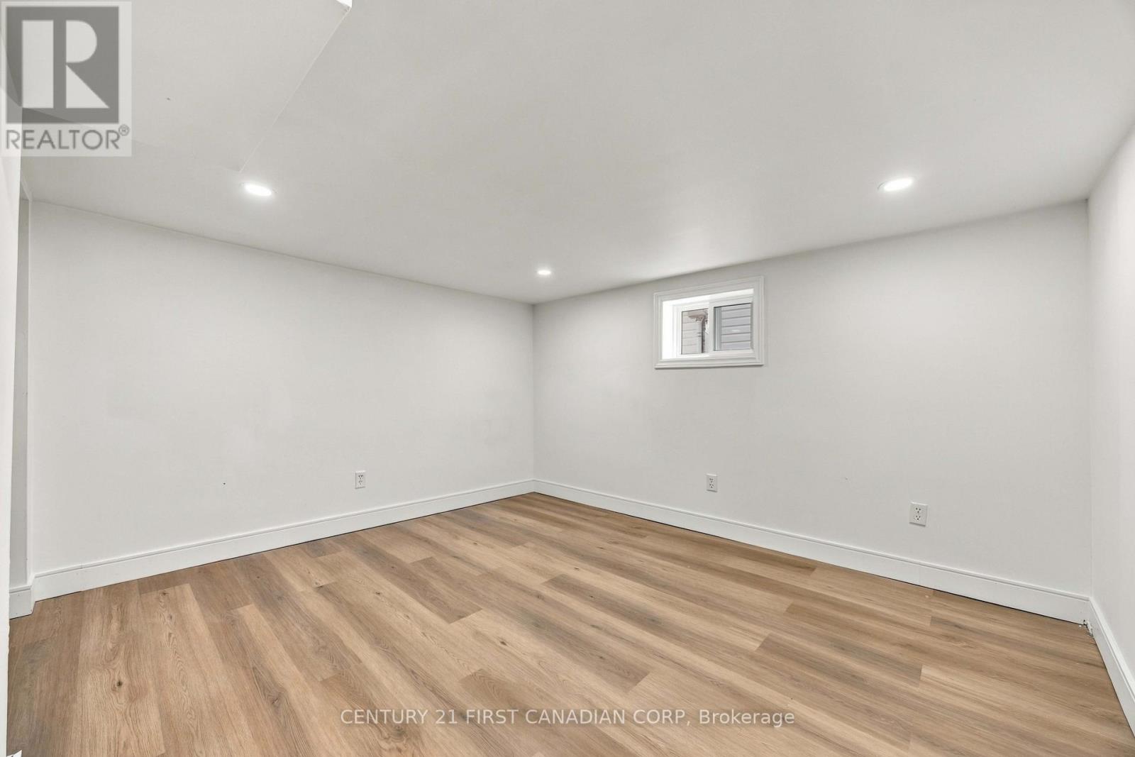 353 TALFOURD STREET - 27