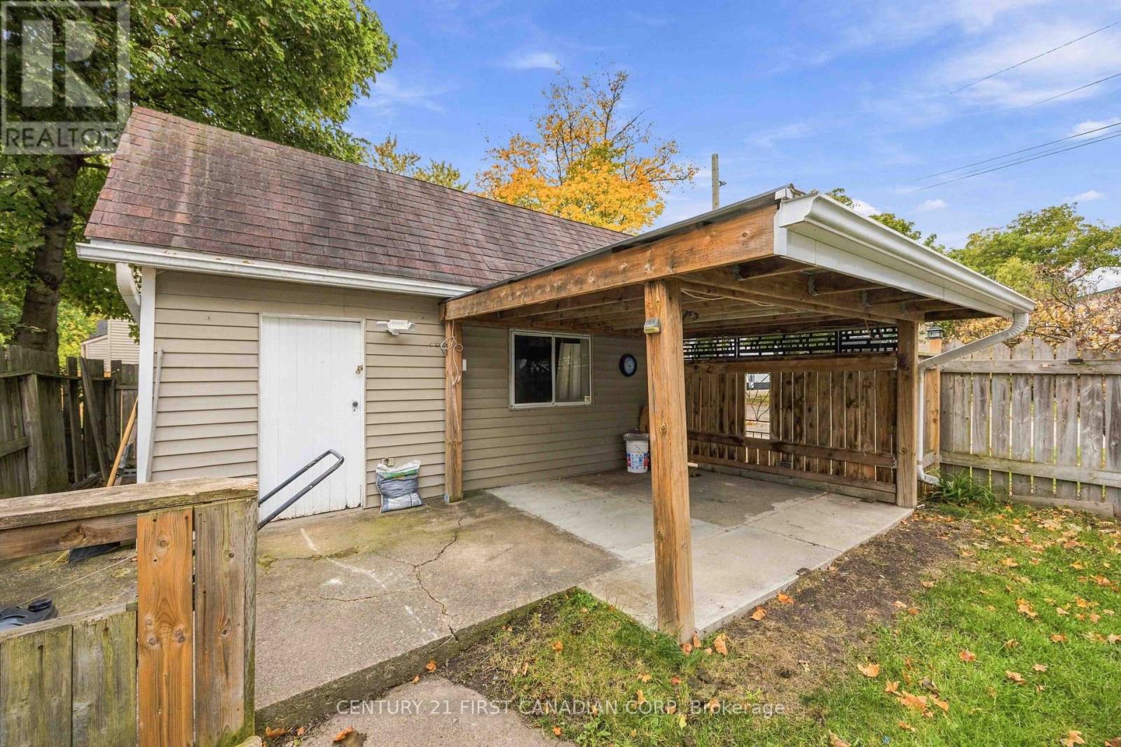 353 Talfourd Street — photo 36