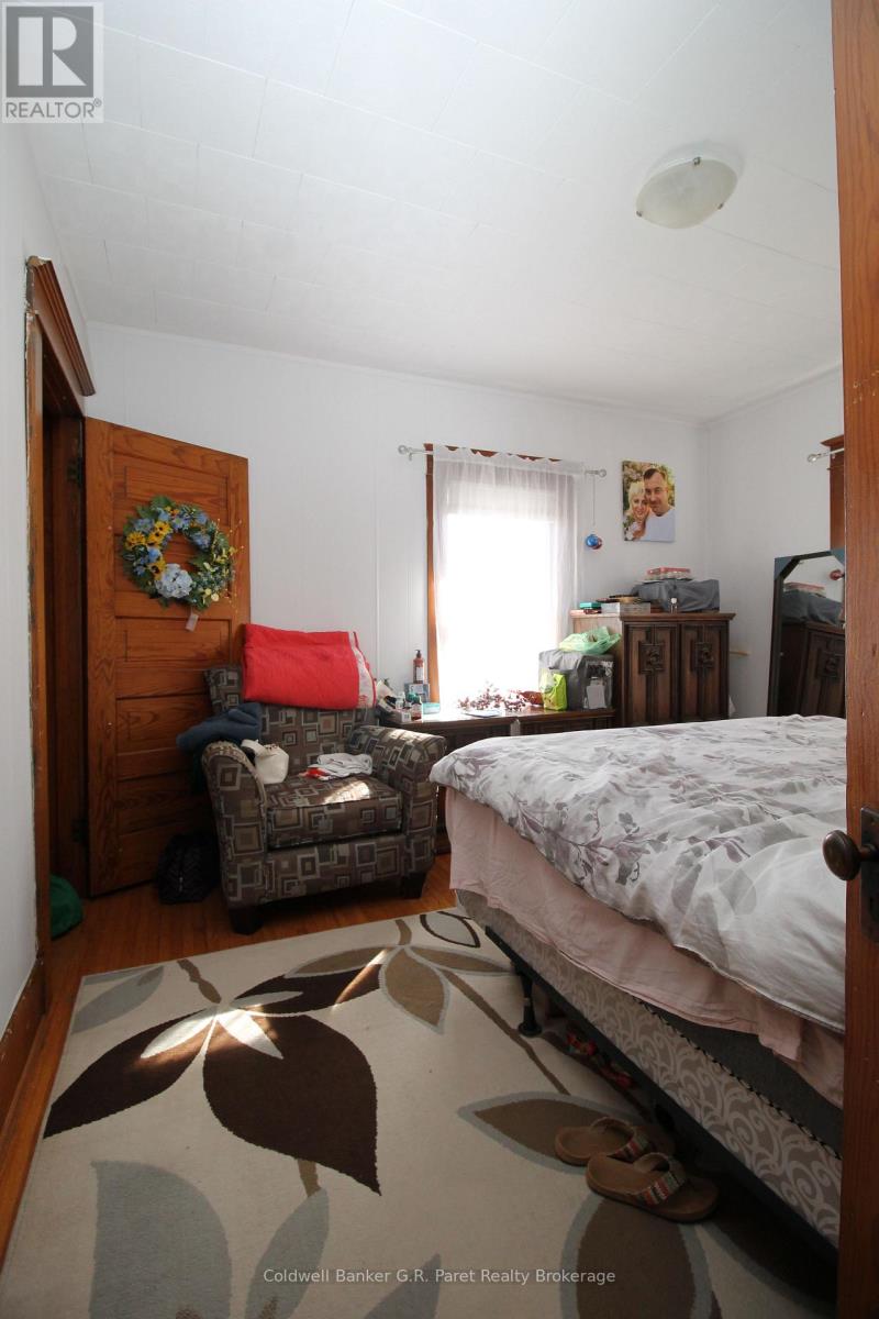 39 Norfolk Street North — photo 11