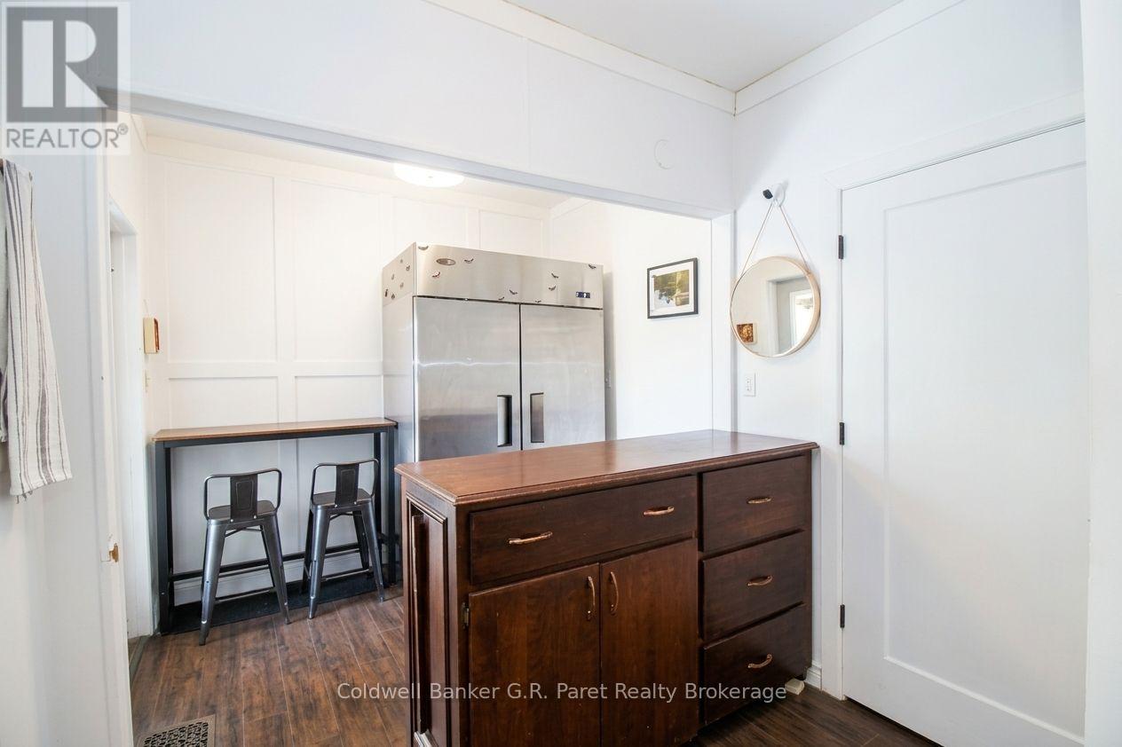 39 Norfolk Street North — photo 7