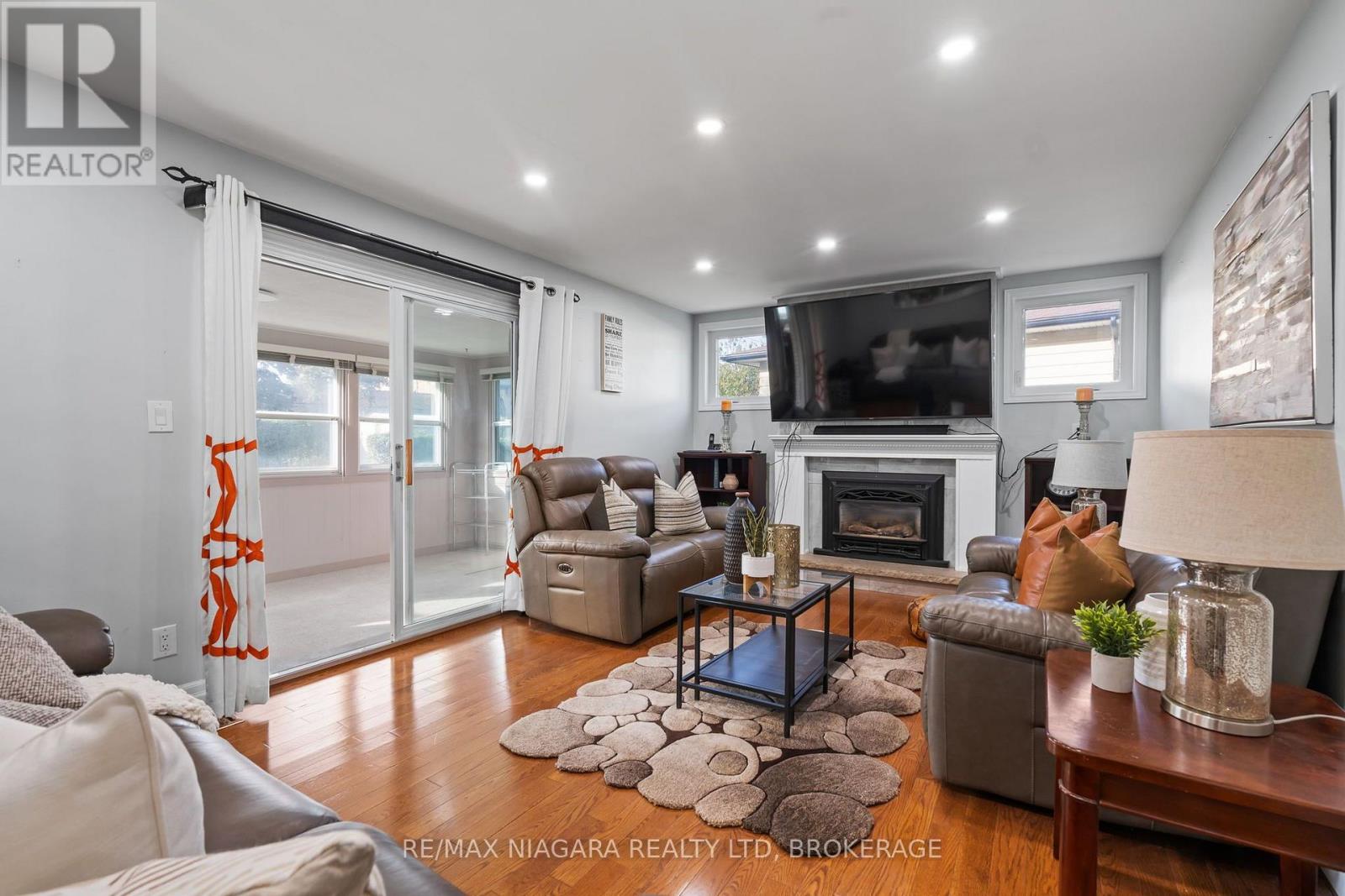 31 Jessica Drive — photo 11