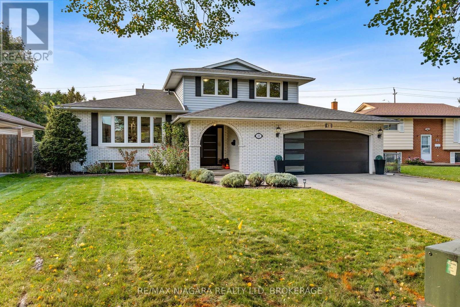 31 Jessica Drive — photo 2