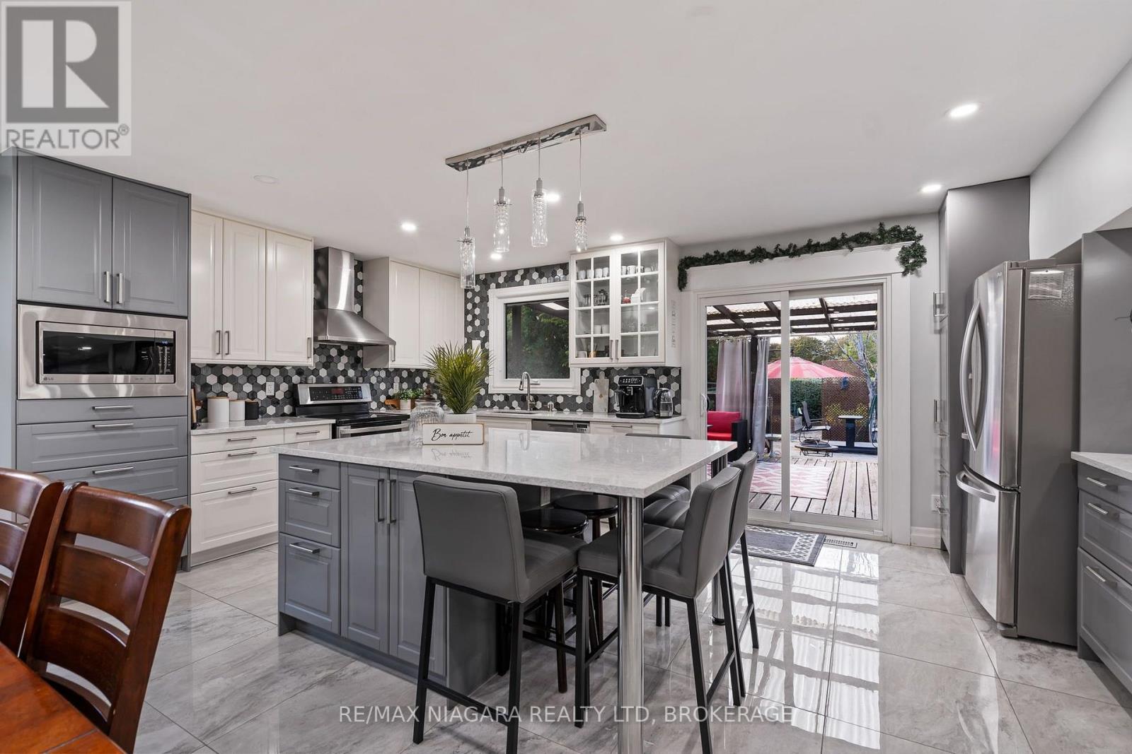 31 Jessica Drive — photo 8
