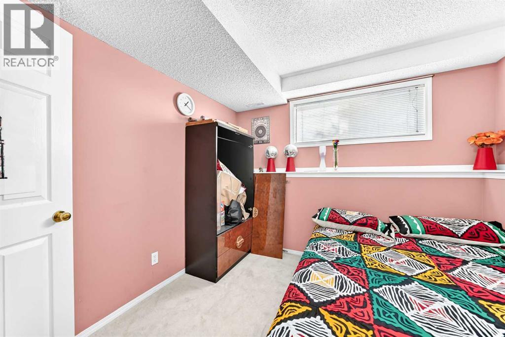 87 Taralea Gardens NE photo 25