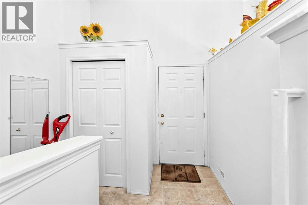 87 Taralea Gardens NE photo 5