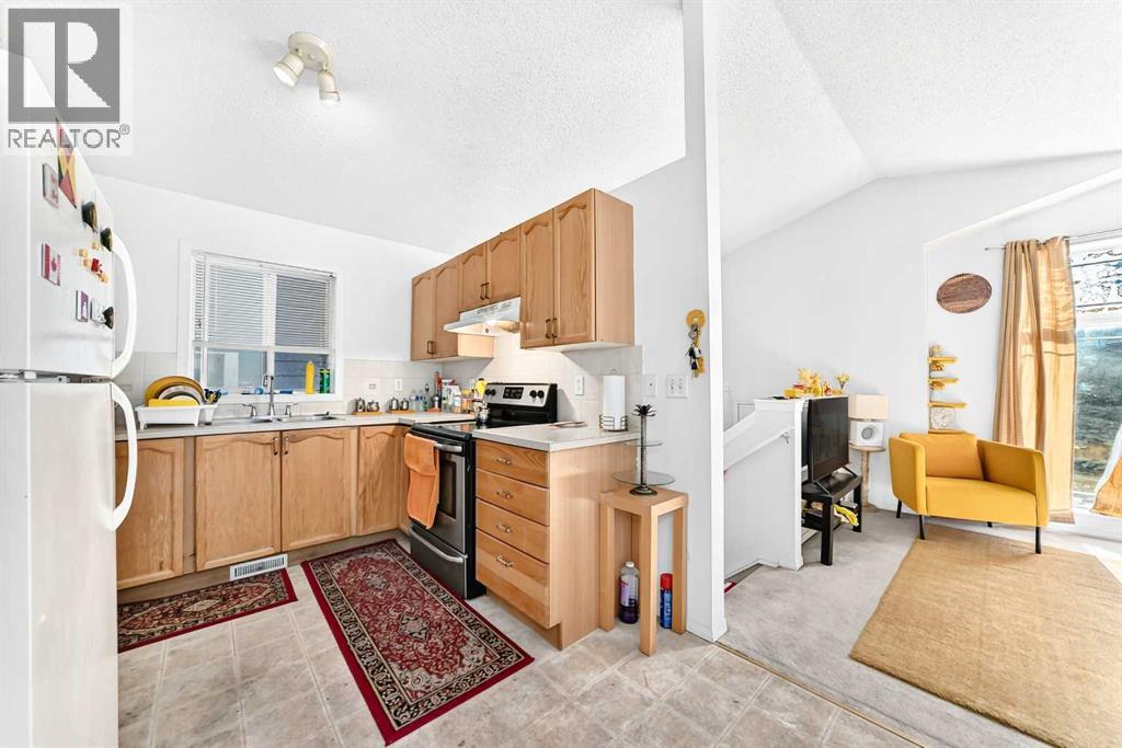 87 Taralea Gardens NE photo 9