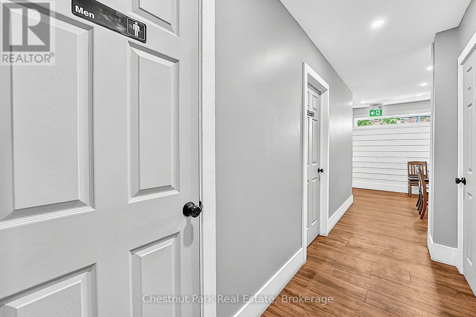 206 Hurontario Street, Collingwood photo 27