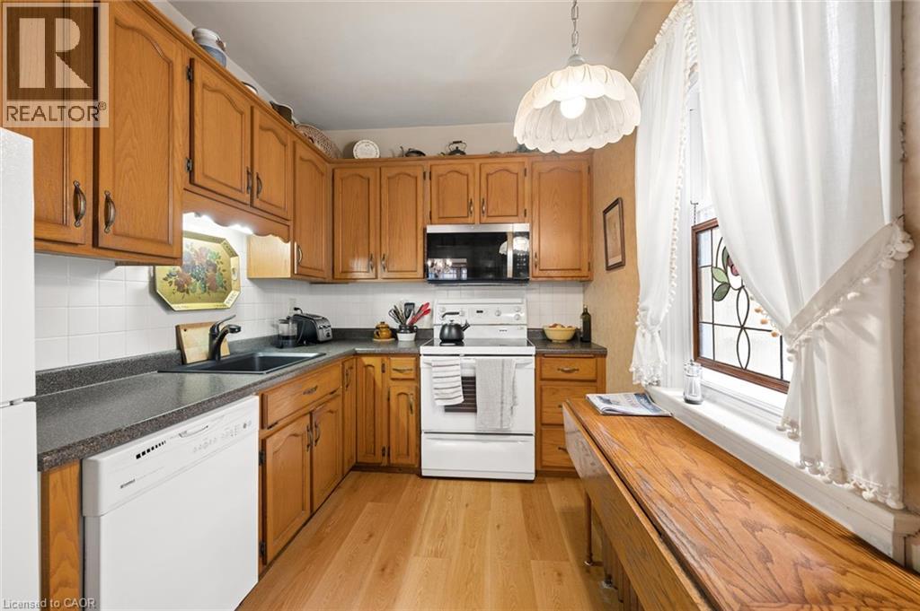 62 Heins Avenue — photo 15