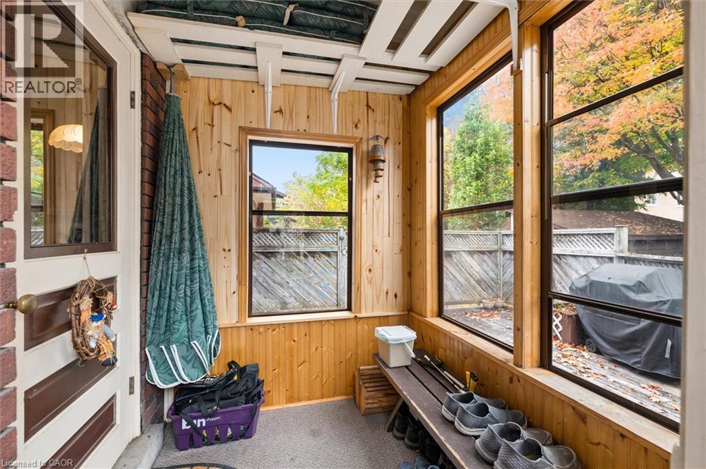 62 Heins Avenue — photo 16