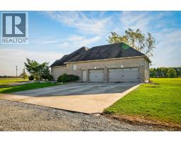 3pc Ensuite bath - 20402 Communication Road, Blenheim, ON N0P1A0 Photo 7