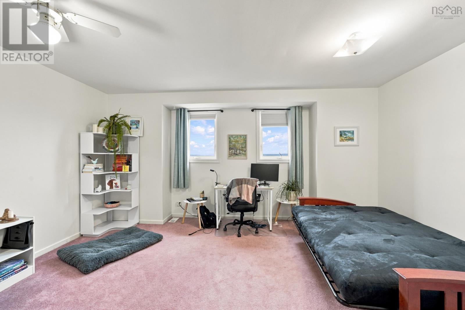 521 Harbour View Crescent - 17