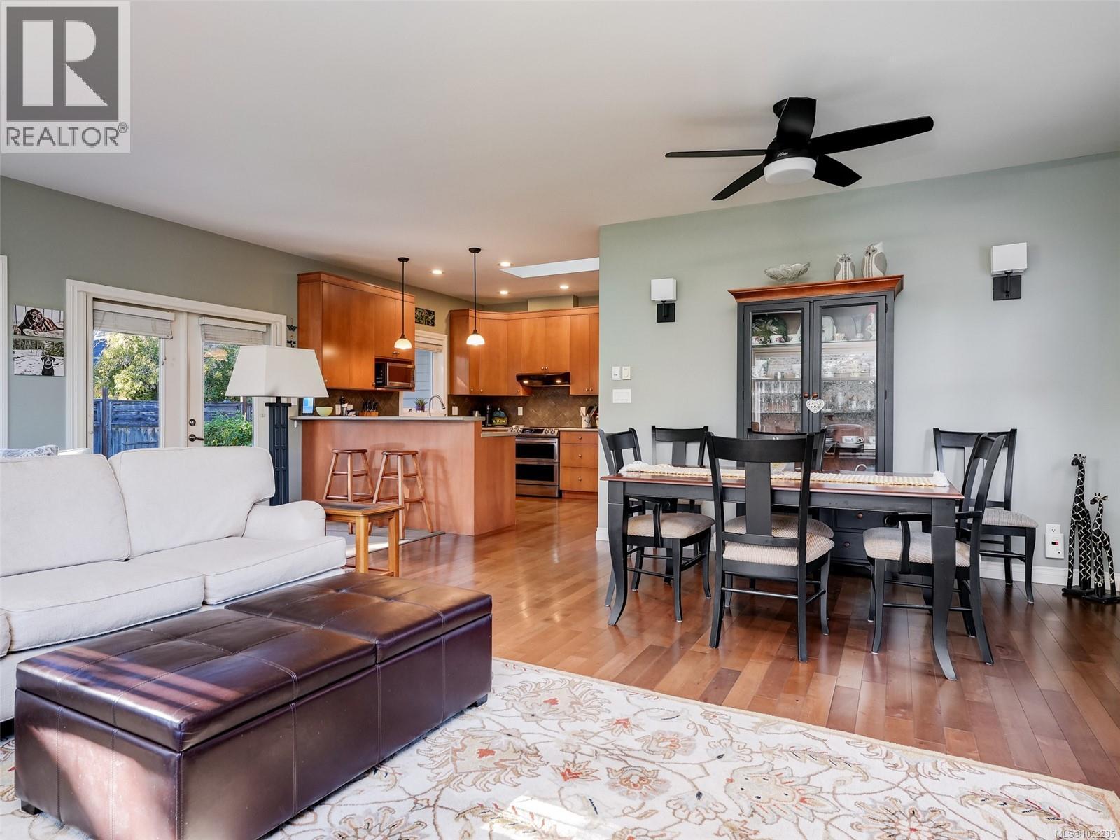  10347 Patricia Place, Sidney